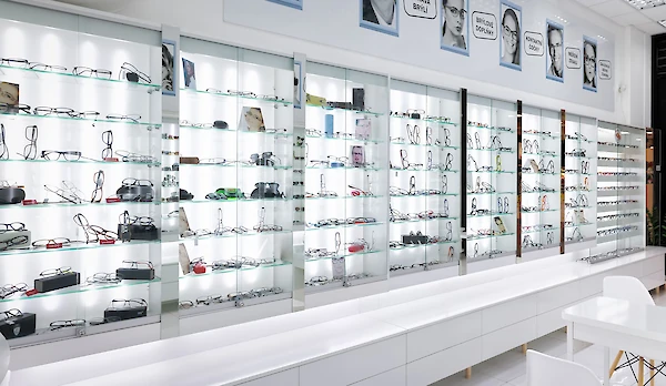 Vitríny s brýlemi
