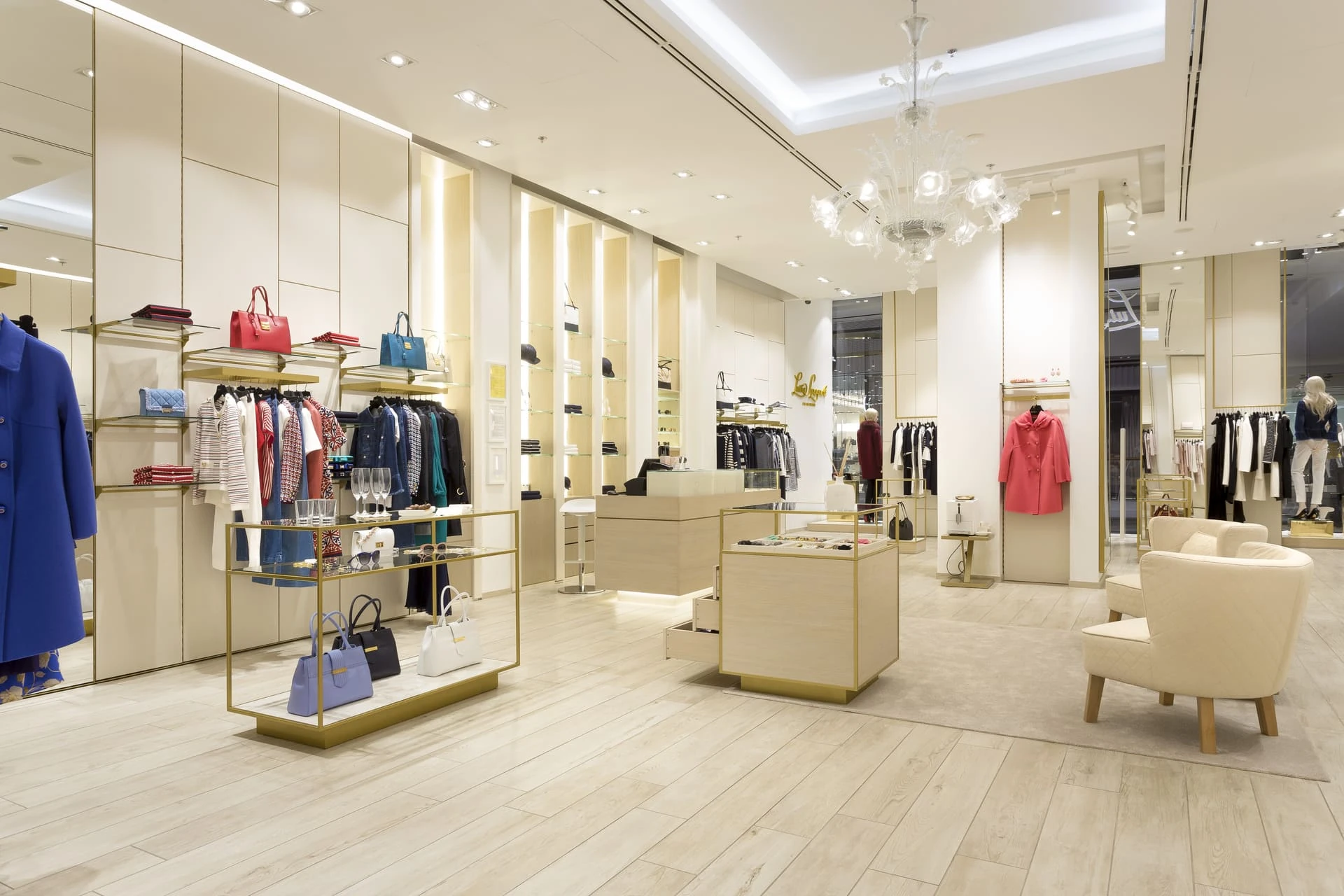 Pohled do interiéru prodejny