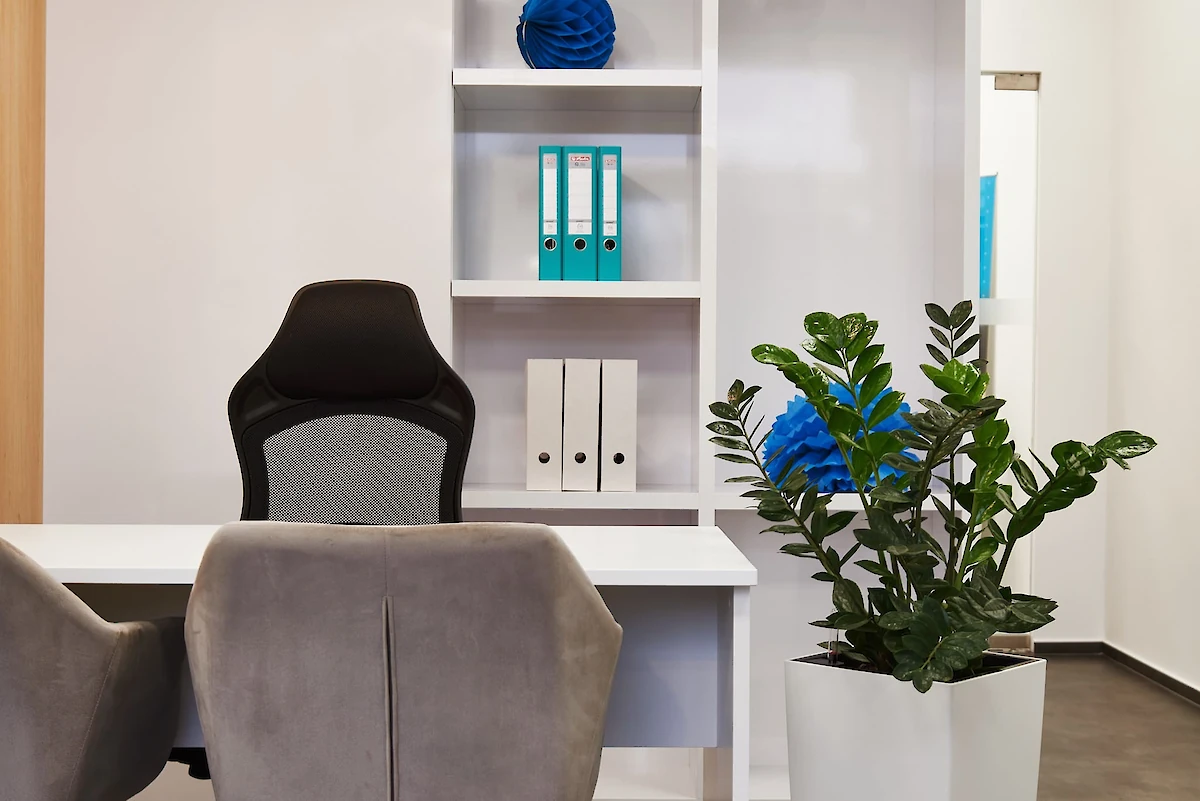 Detail policových systémů se šanony a pořadači