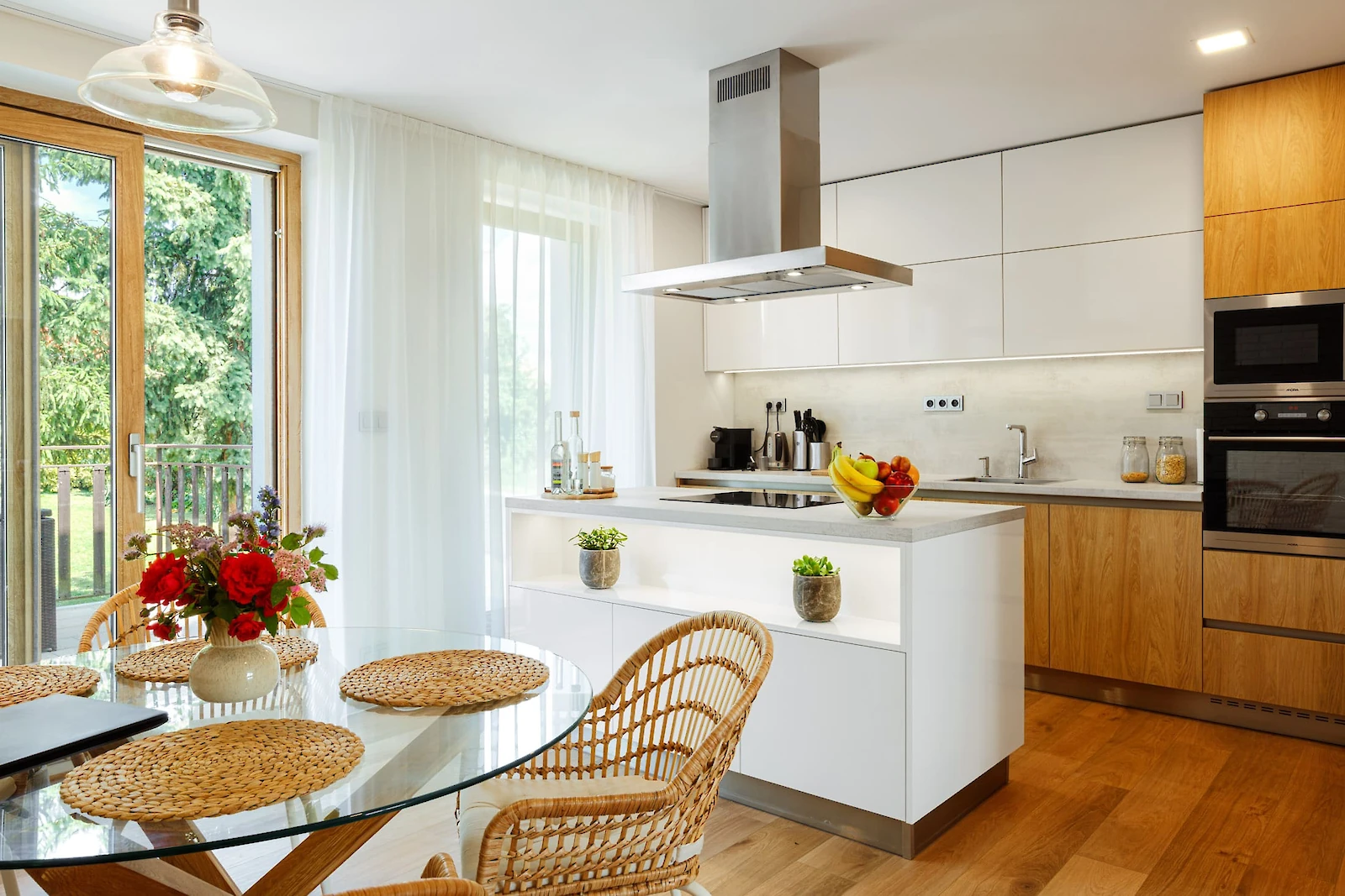 Kuchyně s jídelním koutem