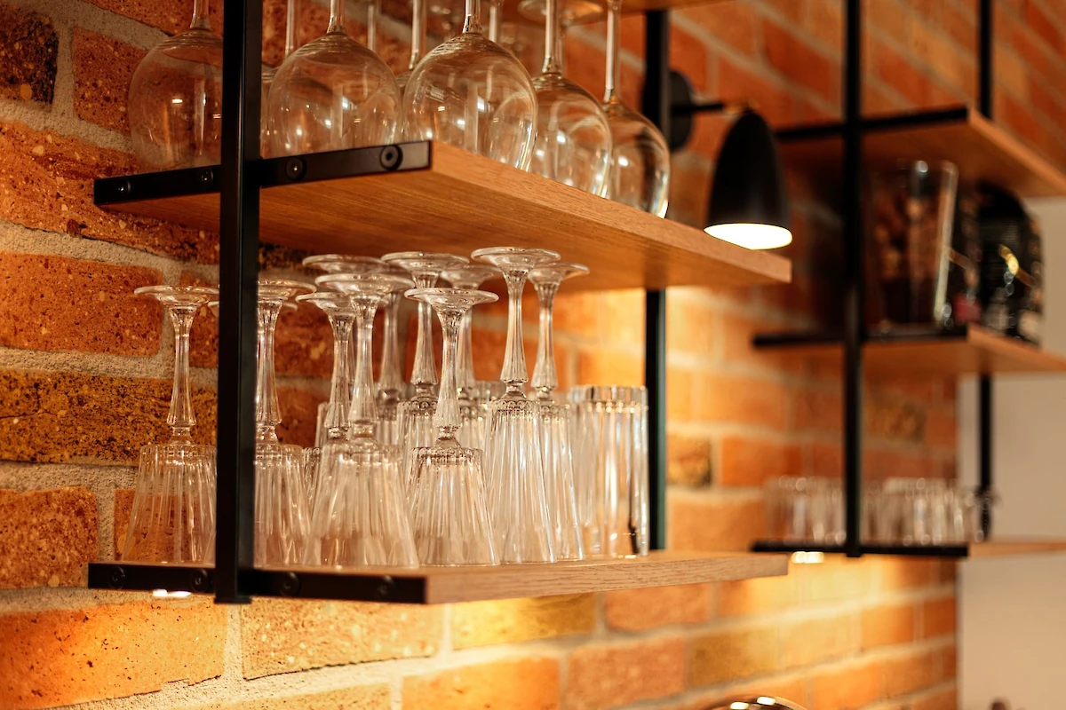 Police se skleničkami