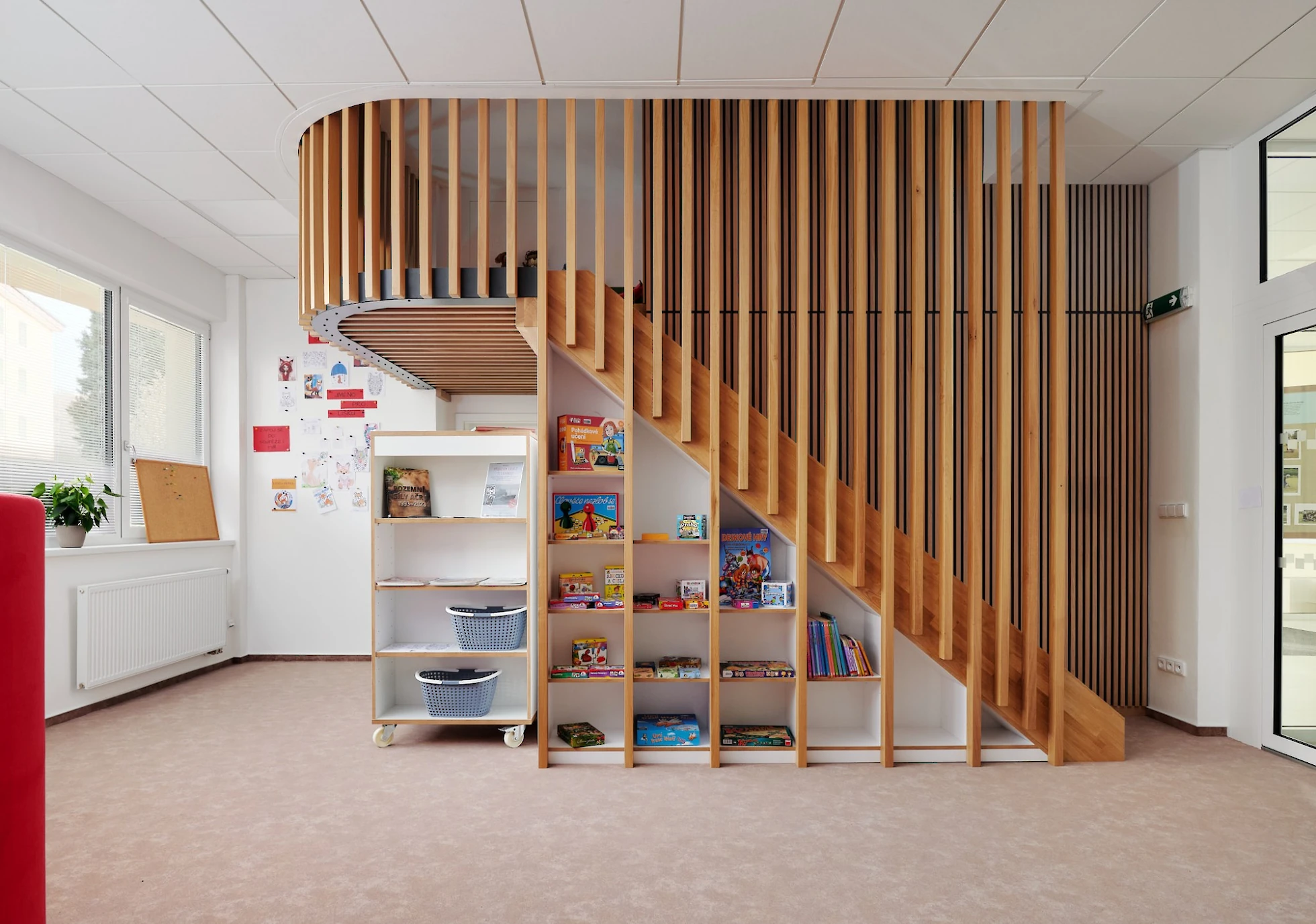 Schodiště s úložným prostorem