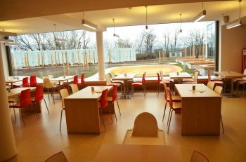 Zařízení na míru do restaurace Hnízdo