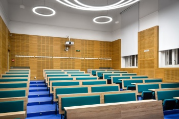 Interiér filozofické fakulty Masarykovy univerzity v Brně