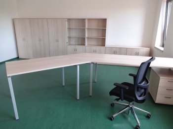 Kancelářský nábytek na míru