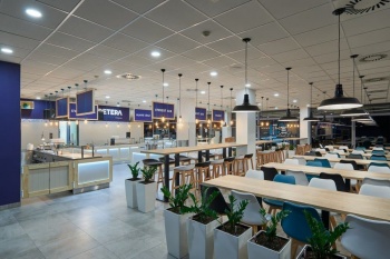 Interiér samoobslužné restaurace na míru