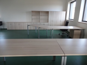 Skříně na míru z mořeného dubu