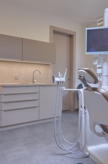 Vybavení zubní ordinace na zakázku